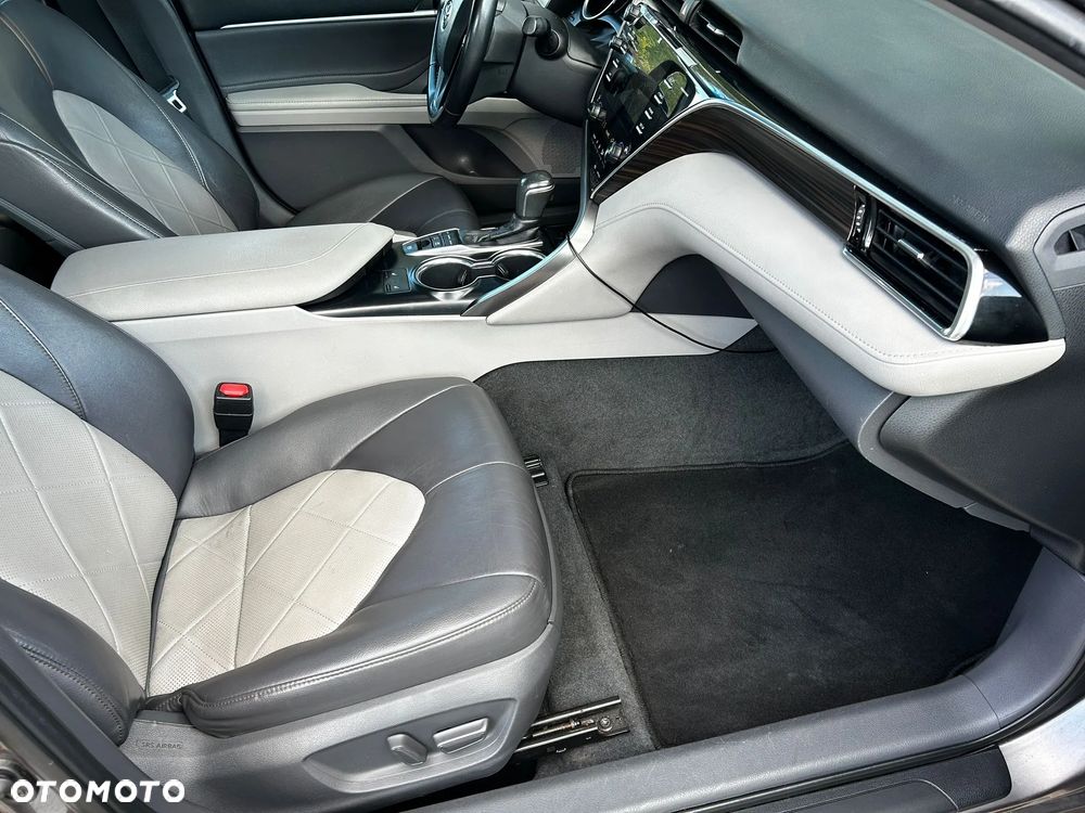 Toyota Camry Business Edition - 13