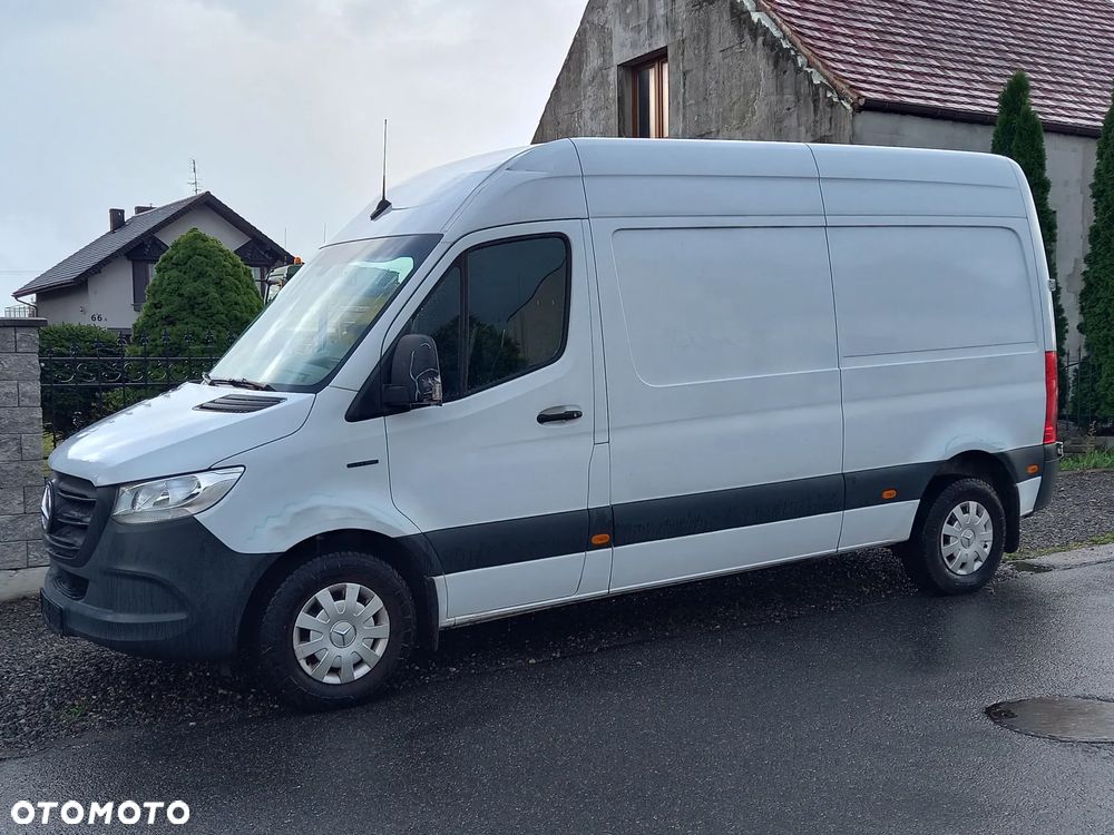 Mercedes-Benz Sprinter - 1