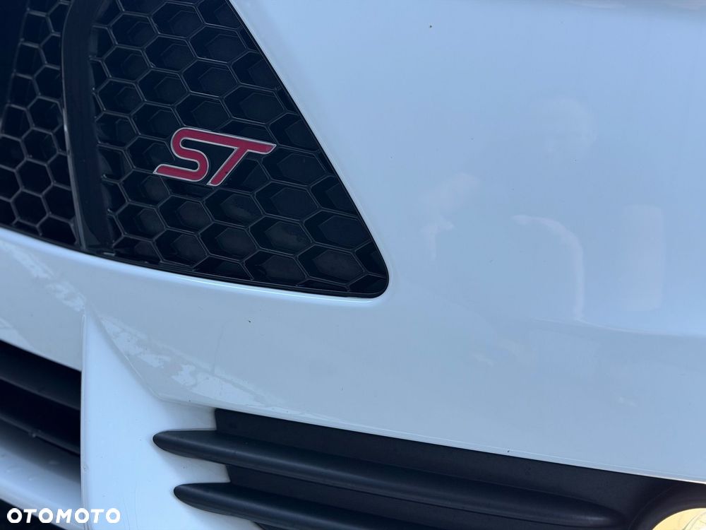 Ford Focus 2.0 EcoBoost ST mit Leder-Sport-Paket - 16