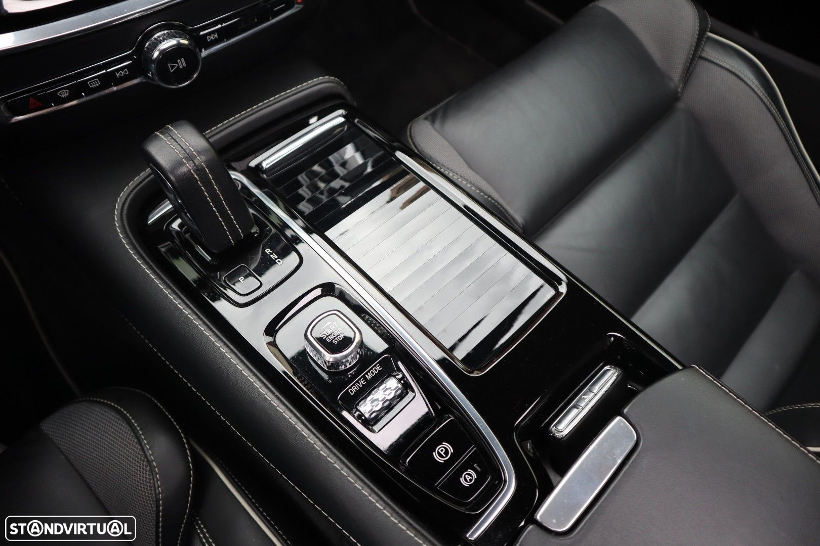 Volvo S60 2.0 T8 PHEV R-Design AWD - 39
