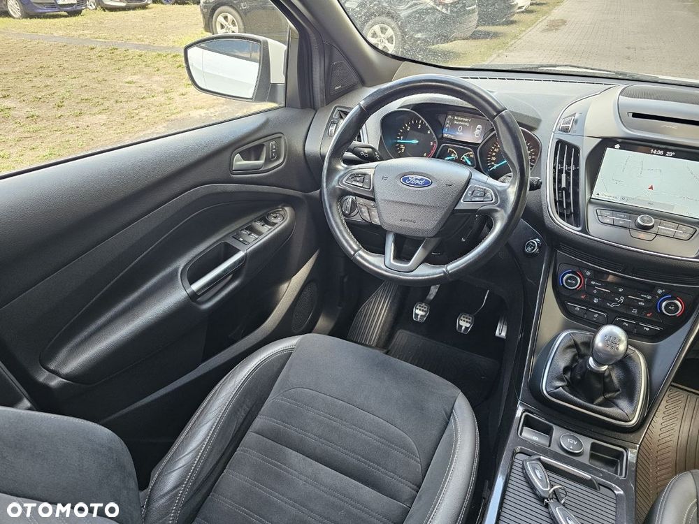 Ford Kuga 2.0 TDCi 4x4 ST-Line - 14
