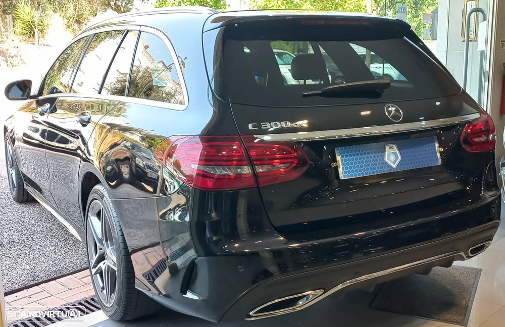 Mercedes-Benz C 300 de AMG Line — fotografia 3