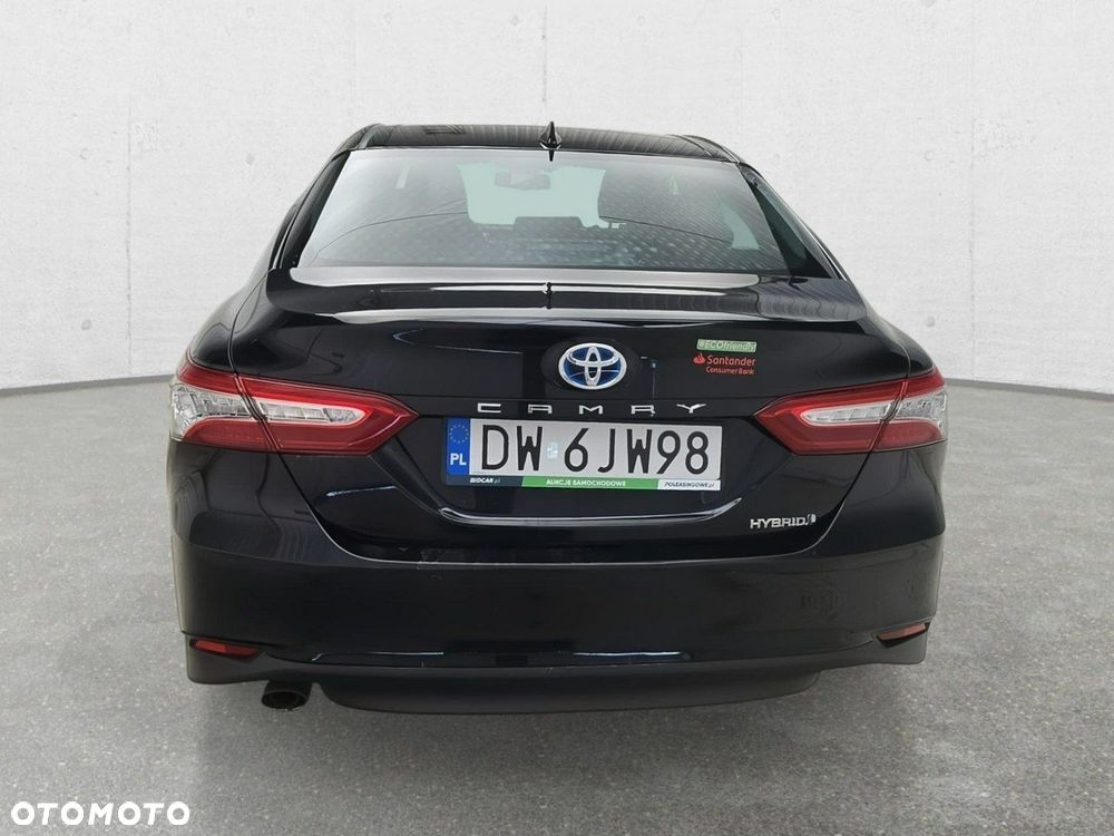 Toyota Camry - 6