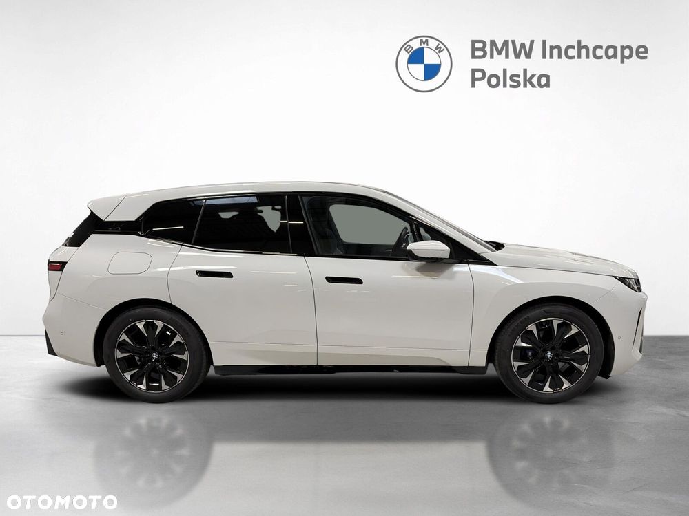 BMW iX - 7