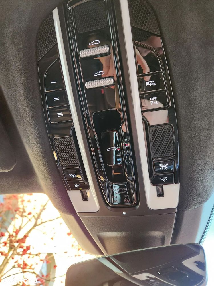 Porsche Panamera Turbo - 37