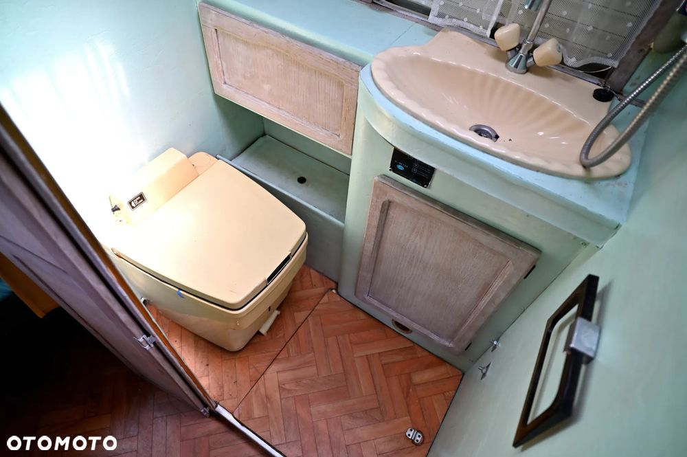 Mercedes-Benz 409D - 29