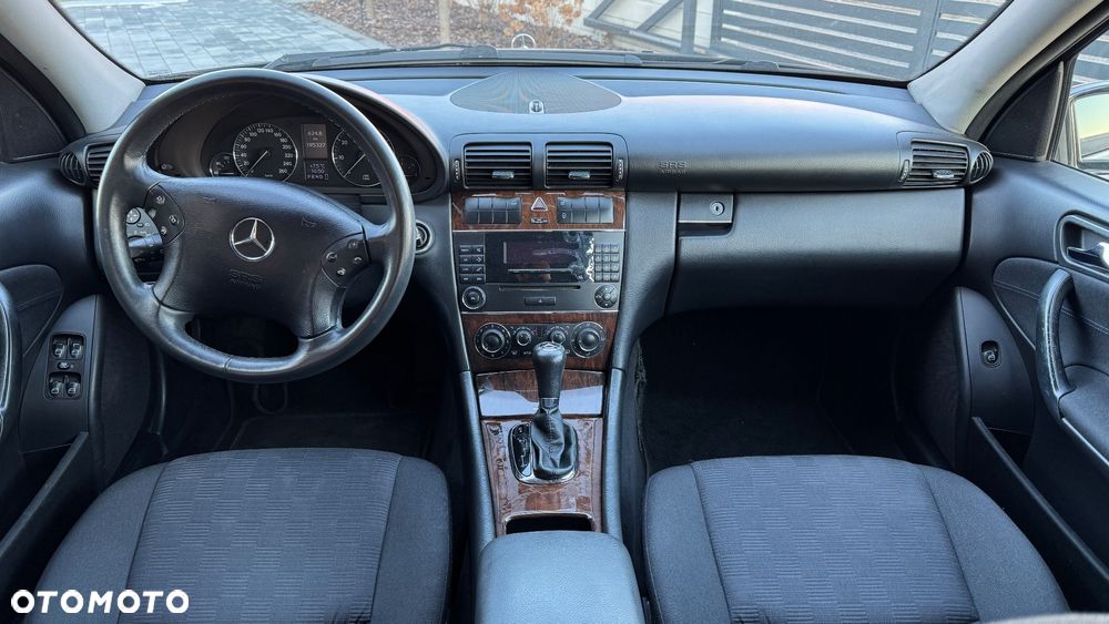 Mercedes-Benz Klasa C 180 T Kompressor Automatik Classic - 15