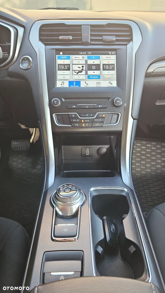 Ford Fusion - 34