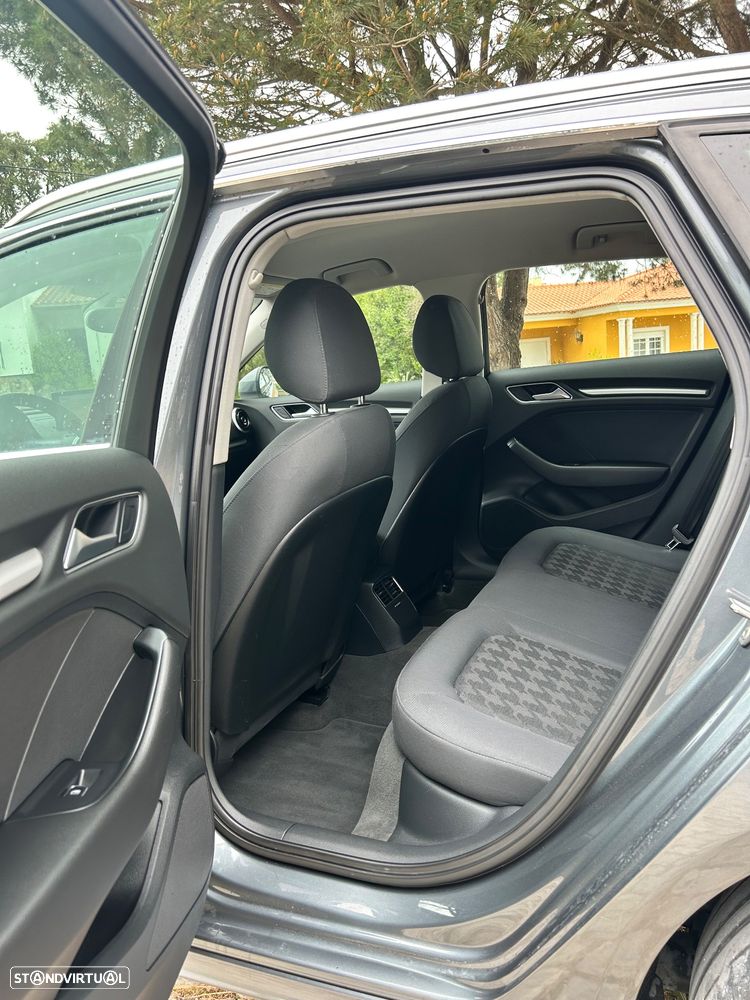 Audi A3 Sportback 1.6 TDI Attraction Ultra - 16