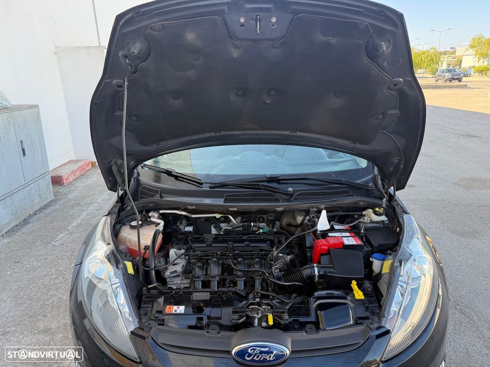 Ford Fiesta 1.25 Techno - 21
