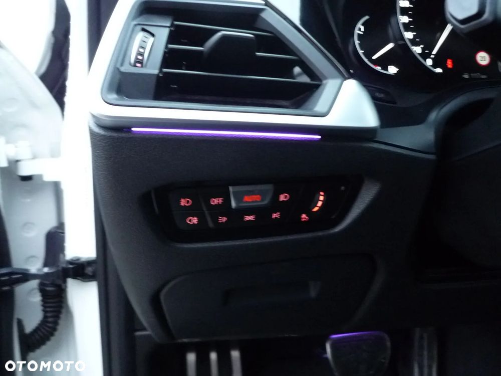 BMW Seria 3 330i xDrive M Sport sport - 16