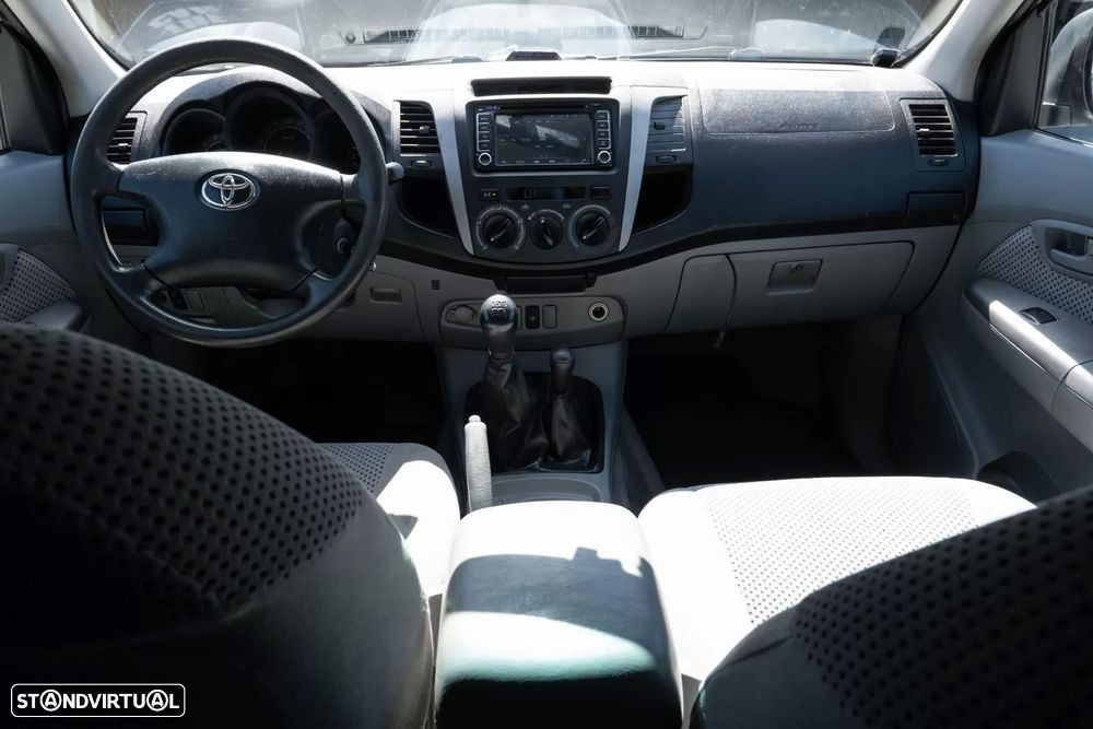 Toyota Hilux 2.5 D-4D 4WD CE AC - 12