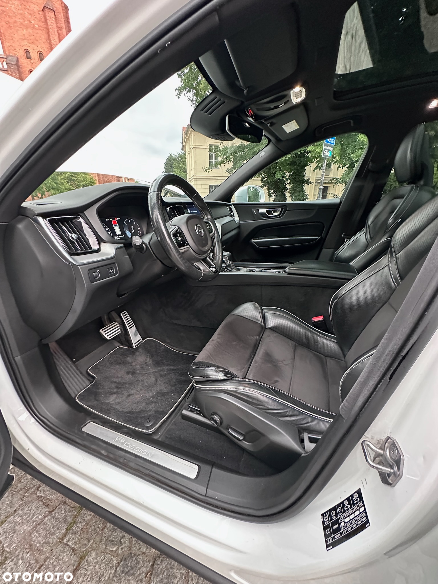 Volvo XC 60 D5 SCR AWD R-Design - 14