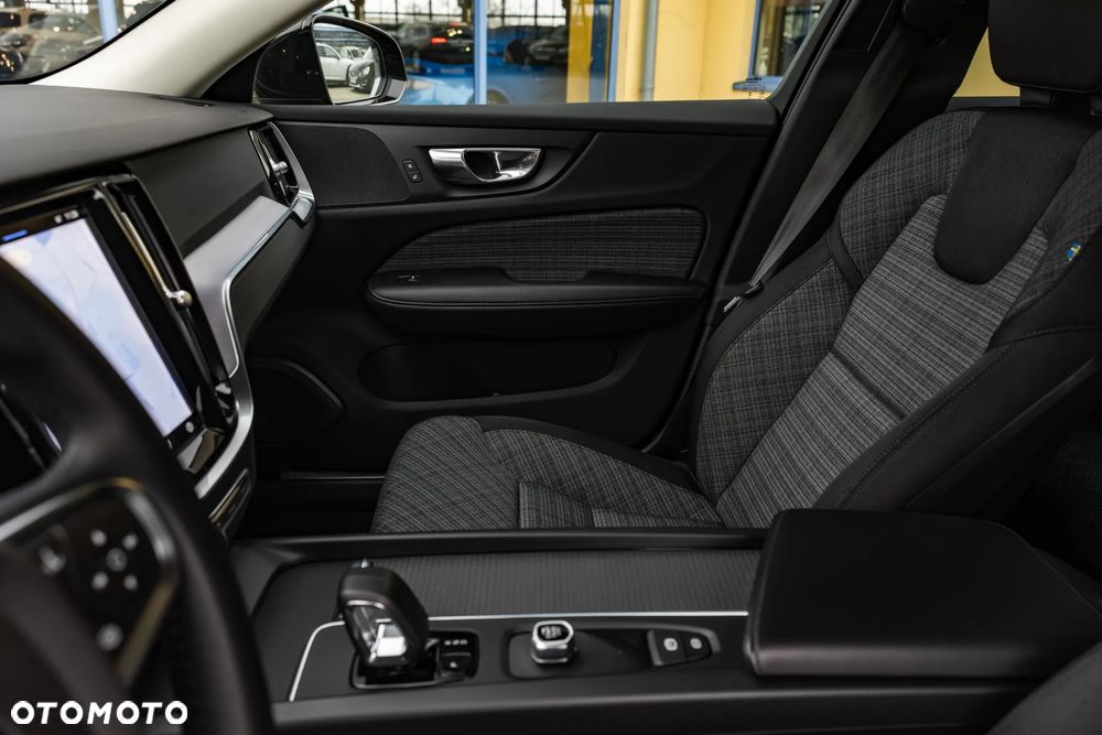 Volvo V60 B3 B Essential - 18