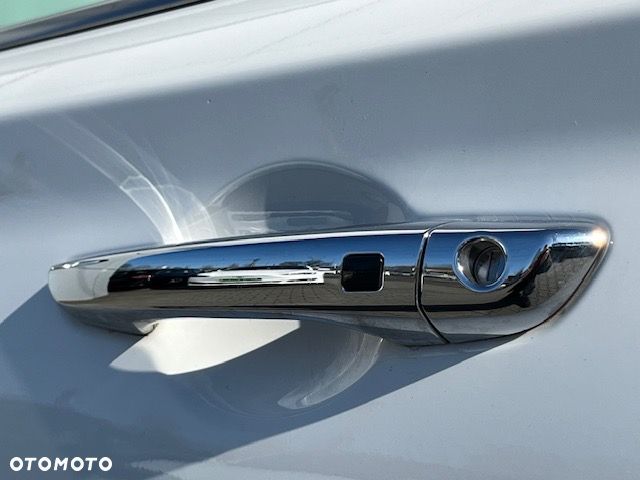 Hyundai i30 1.6 D Premiere Luxury - 10
