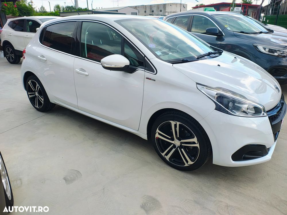Peugeot 208 - 24
