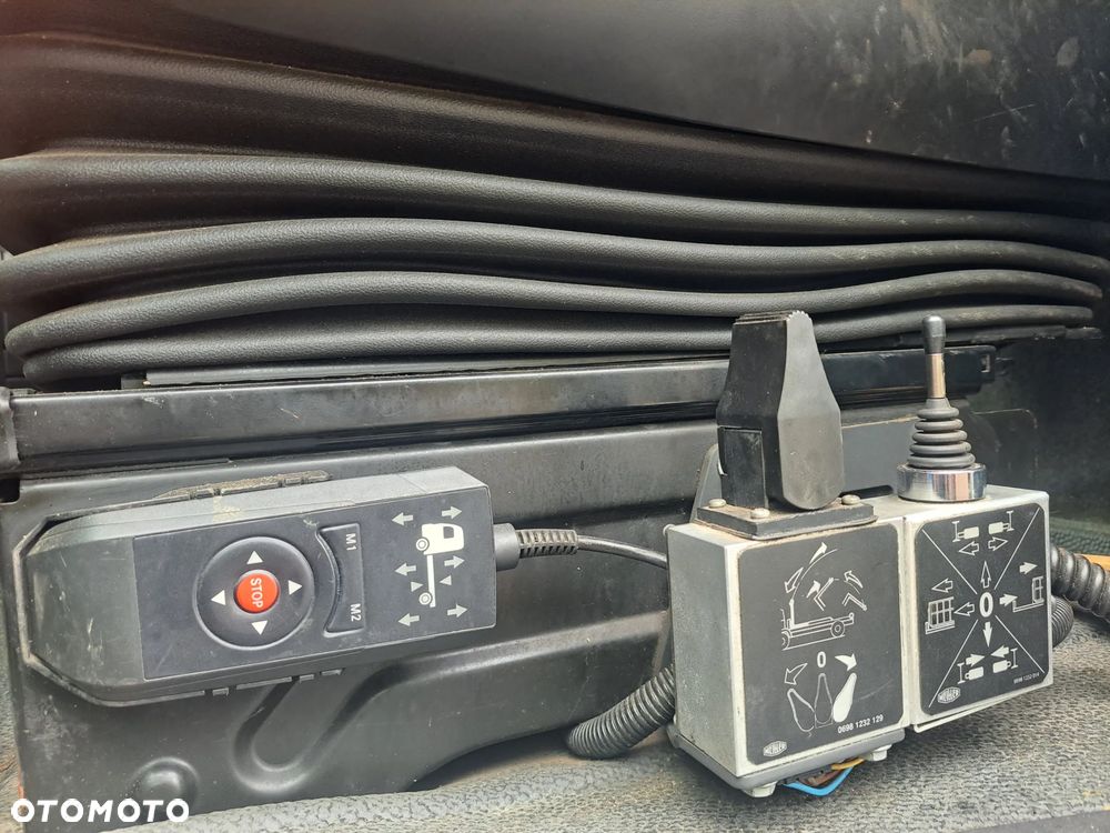 Mercedes-Benz 2551 - 8