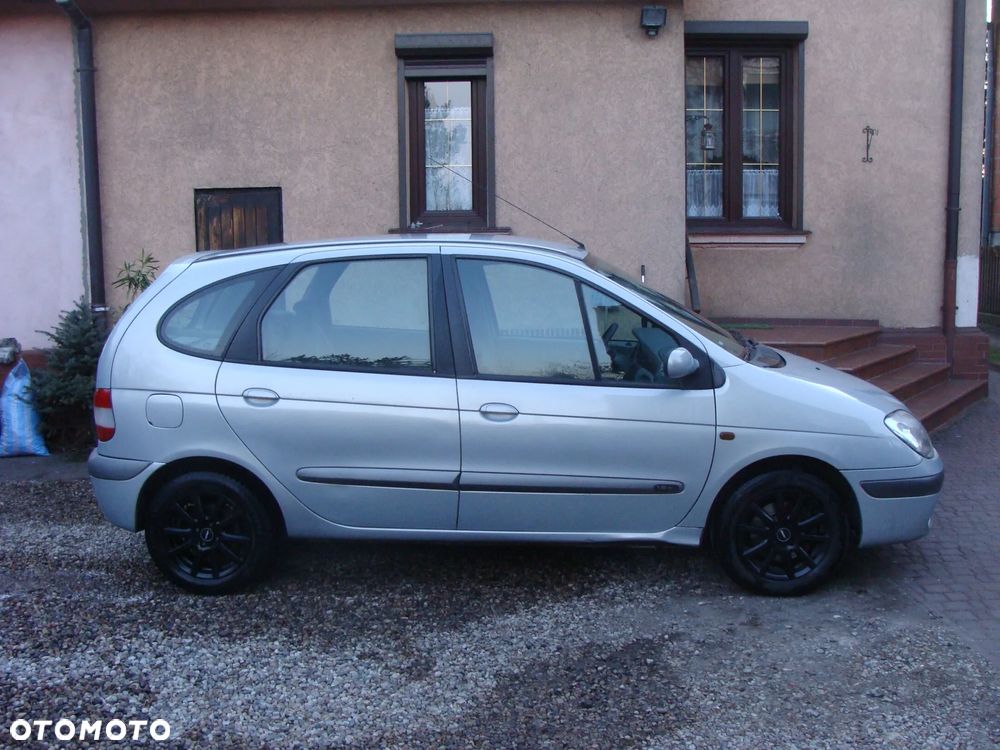 Renault Scenic 1.6 16V Privilege - 3