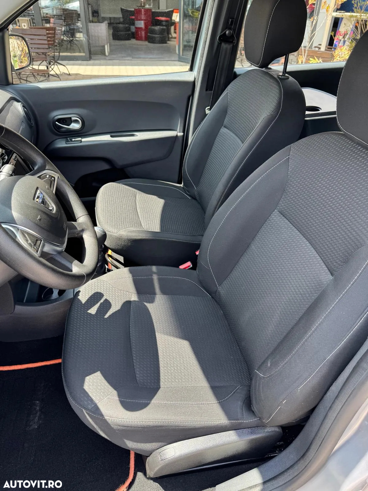 Dacia Lodgy 1.5 Blue dCi Laureate - 11