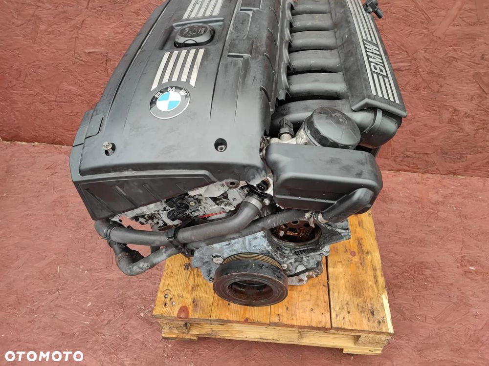 BMW E60 LCI / E61 LCI / E63 LCI / E64 LCI / E90 / E90 LCI / E91 / E91 LCI / E92 / E92 LCI / E93 / E93 LCI. ORYGINALNY KOMPLET SŁUPEK SILNIKA N53B30 + KOLEKTOR SSĄCY + CZUJNIKI WAŁA I WAŁU. O NR: 0 421 310 / 7 523 912 / 7 567 641 OEM. BARDZO DOBRY STAN TECHNICZNY PO PRZEBIEGU 190 TYŚ KM - 2
