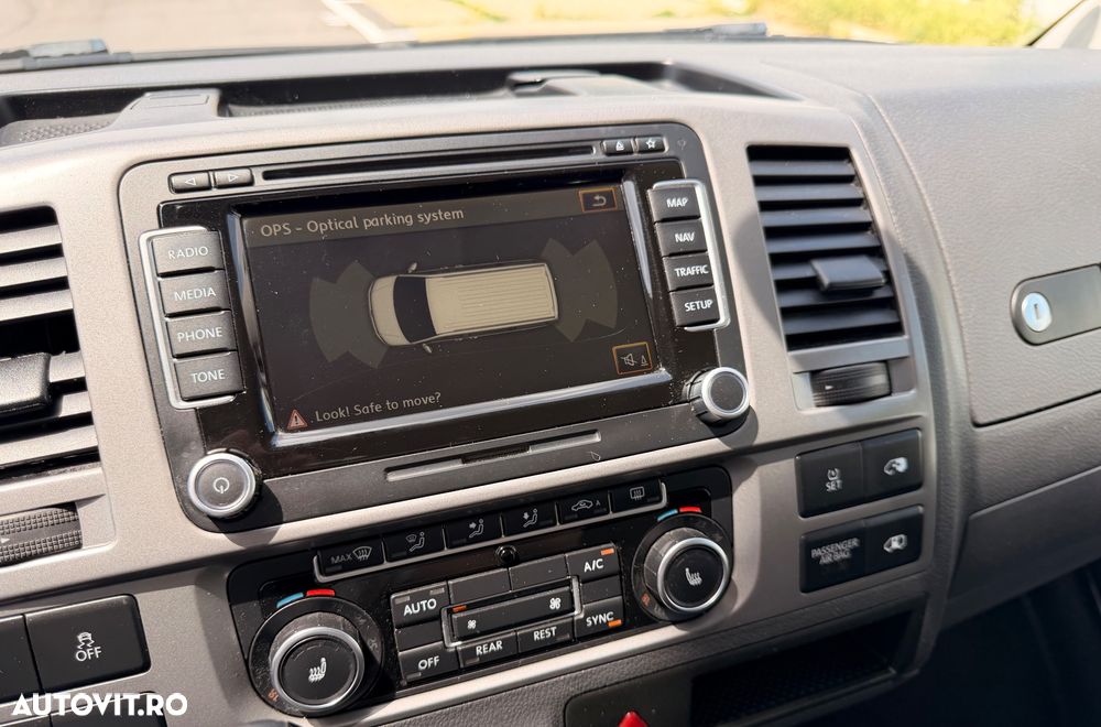 Volkswagen Caravelle - 16