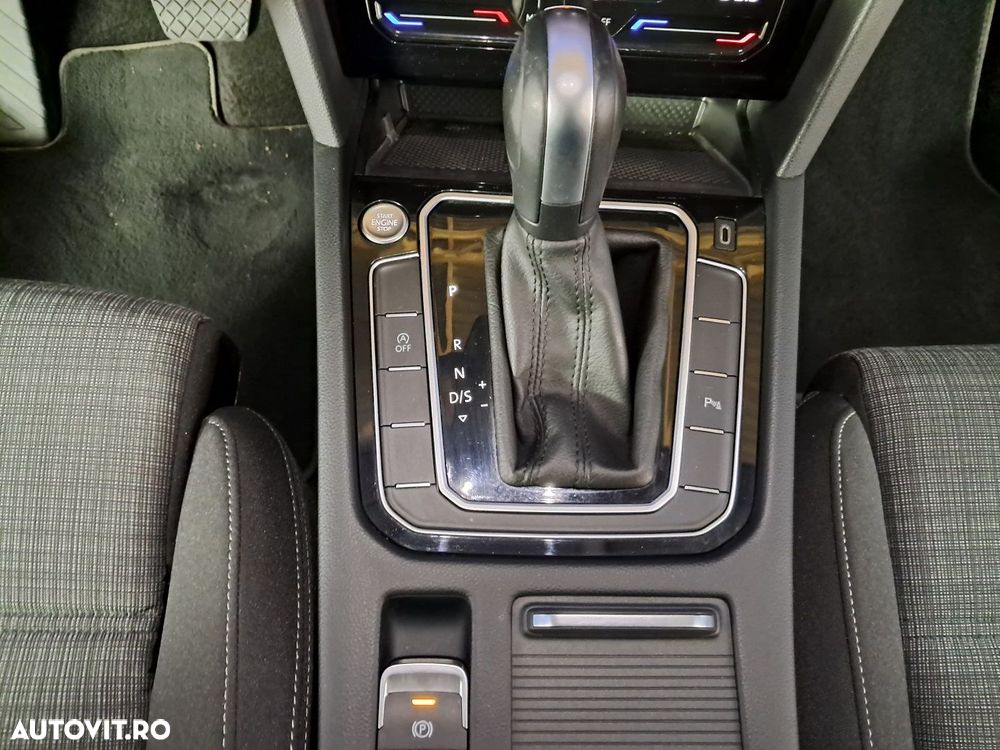 Volkswagen Passat - 17