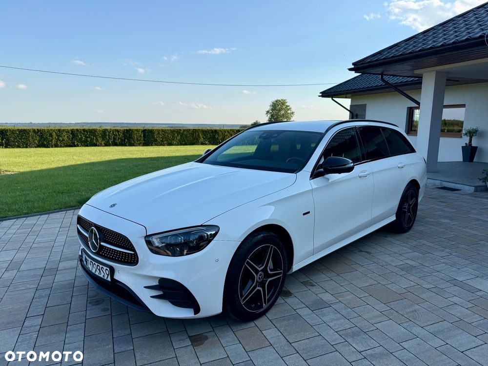 Mercedes-Benz Klasa E 300 de AMG - 35