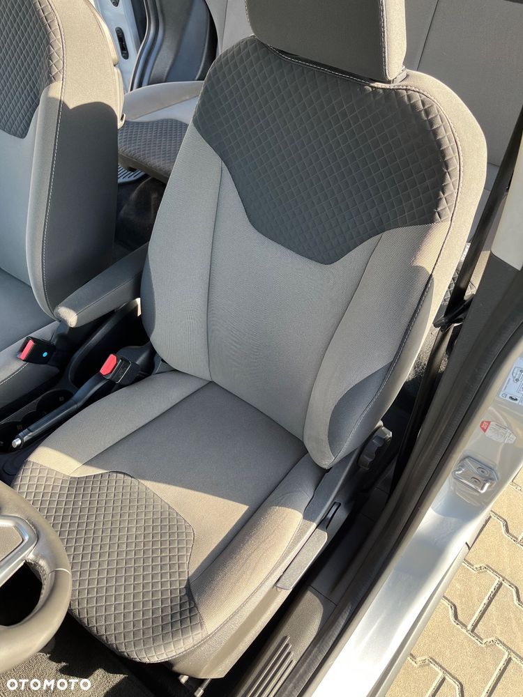 Ford Tourneo Courier 1.0 EcoBoost Titanium - 24