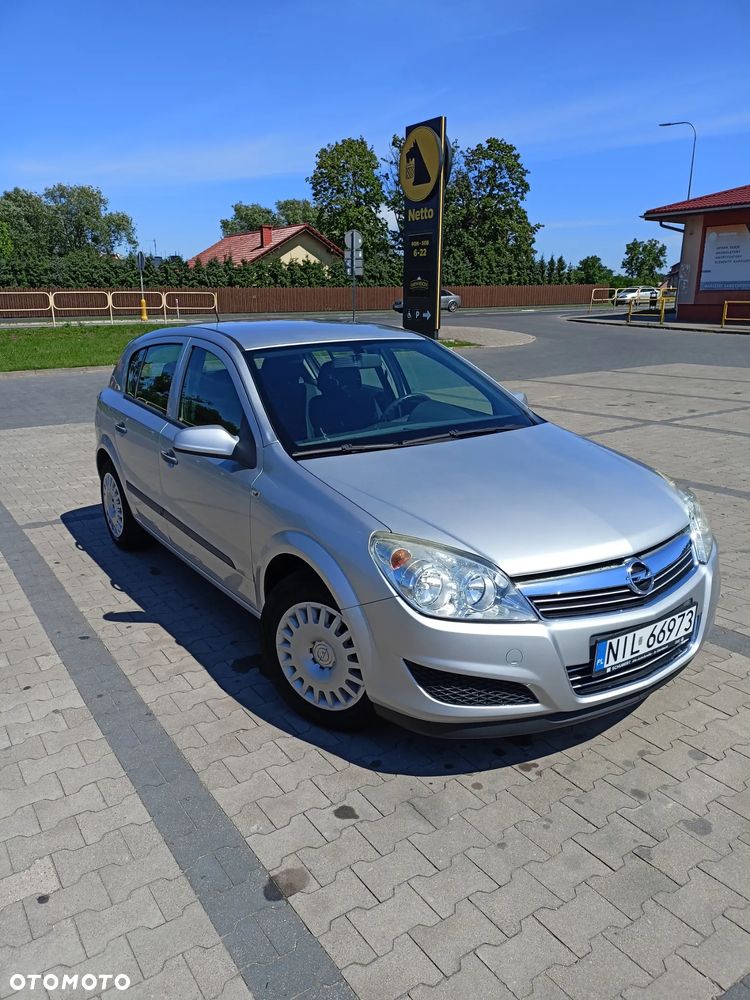 Opel Astra 1.6 Essentia - 4
