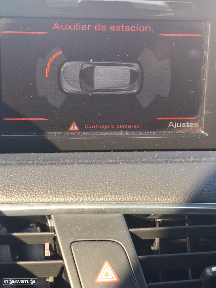 Audi Q3 2.0 TDI Attraction - 10