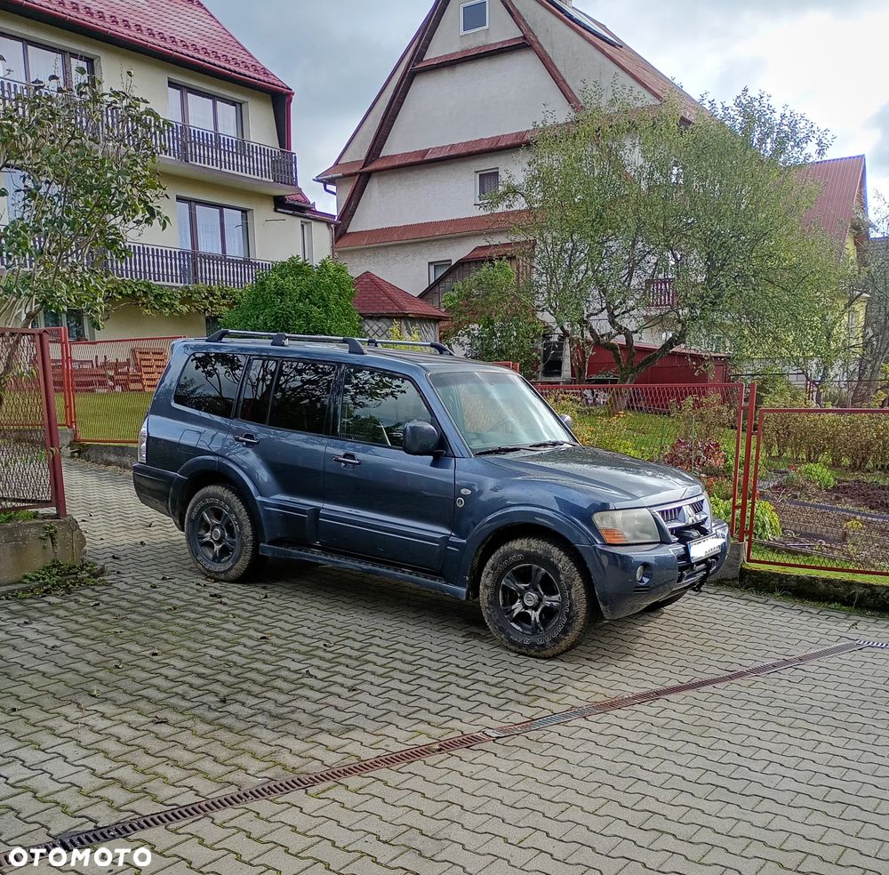 Mitsubishi Pajero - 11