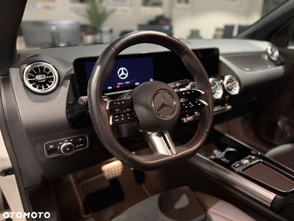 Mercedes-Benz GLA 200 d AMG Line - 10