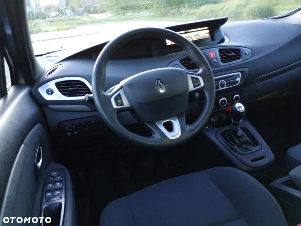 Renault Grand Scenic - 12