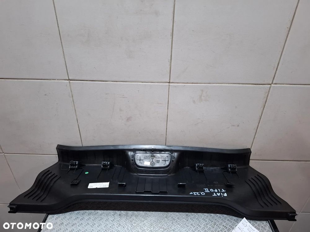 Osłona pasa tył bagażnika sedan Fiat Tipo II 2022 rok nr 07356348700 - 4