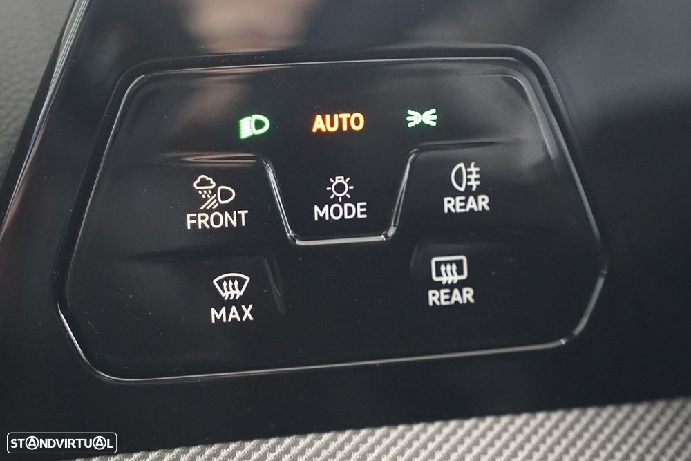 VW Golf Variant 1.5 eTSI R-Line DSG - 18