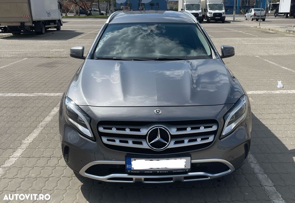 Mercedes-Benz GLA 200 d 4MATIC Aut. - 4
