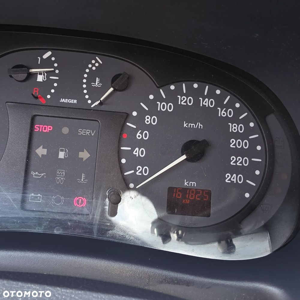 Renault Clio - 11