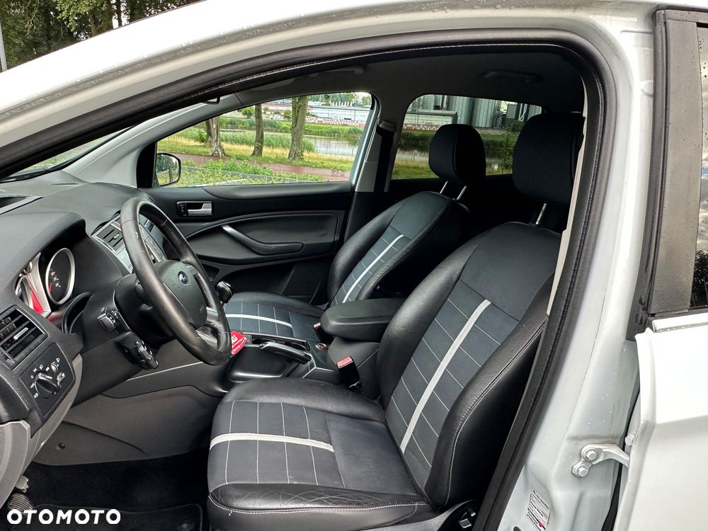 Ford Kuga - 19
