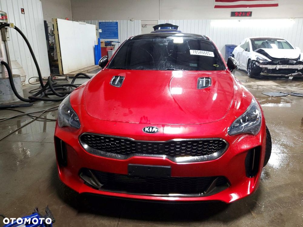 Kia Stinger - 7