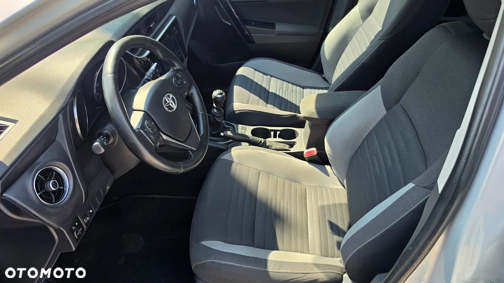 Toyota Auris 1.6 Dynamic - 14