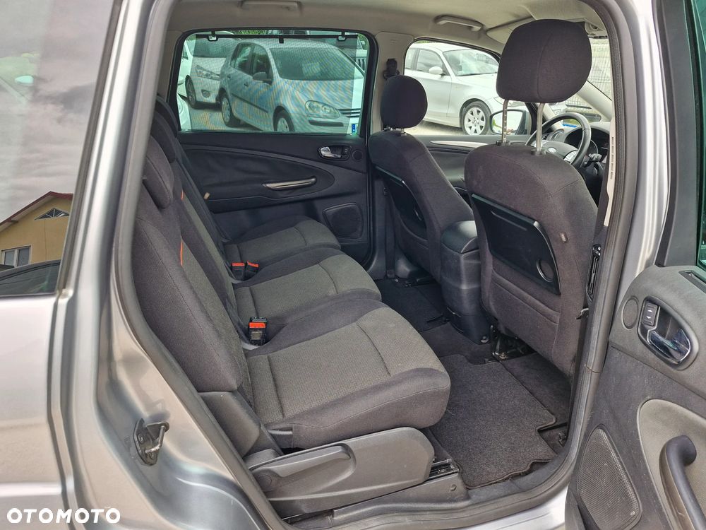 Ford S-Max - 19