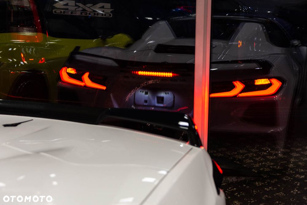 Chevrolet Corvette - 8