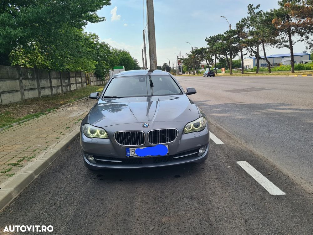 BMW Seria 5 525d xDrive - 14