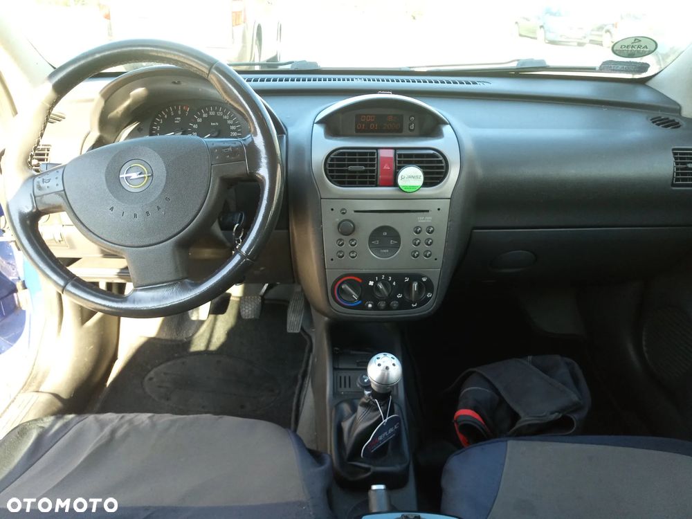 Opel Corsa 1.2 16V - 4