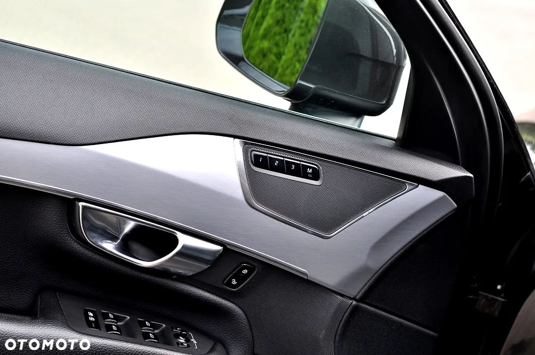 Volvo XC 90 D4 FWD Momentum 7os - 17
