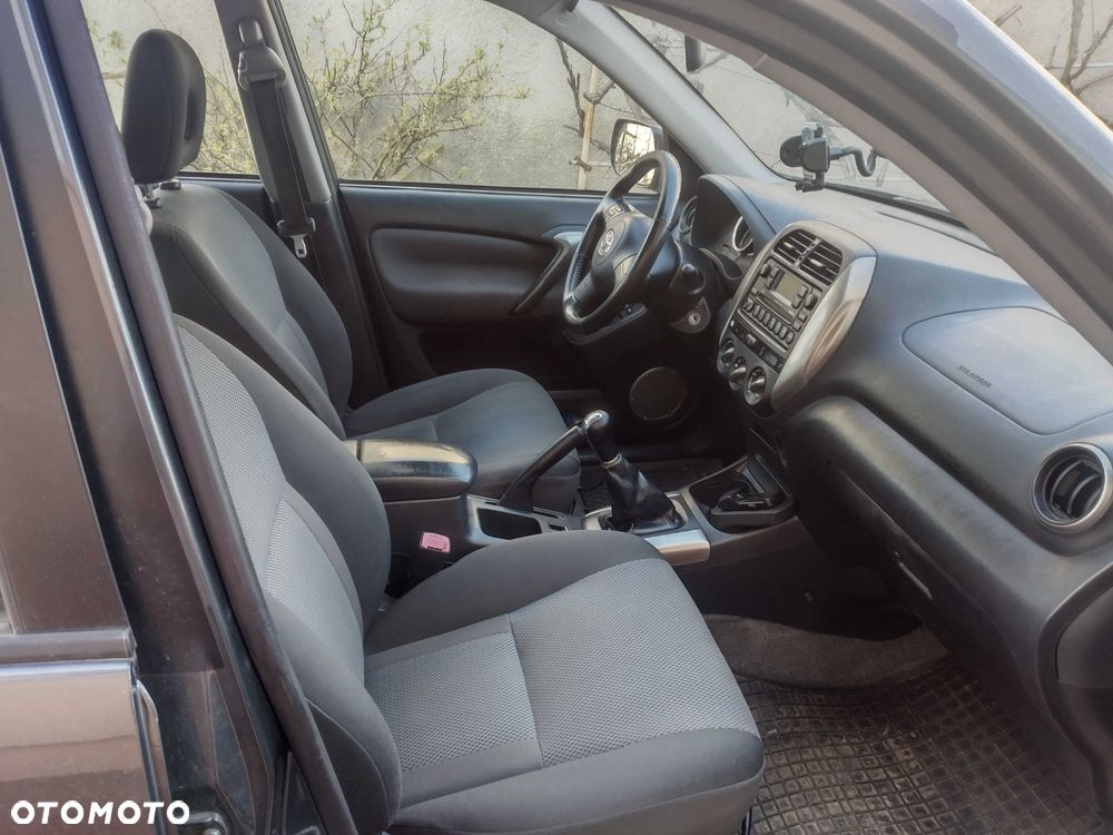 Toyota RAV4 - 7