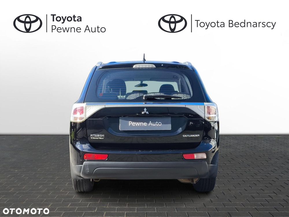 Mitsubishi Outlander - 4