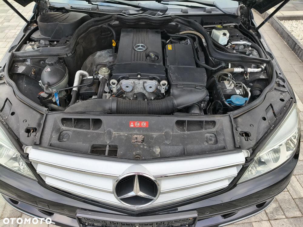 Mercedes-Benz Klasa C 180 Kompressor BlueEFFICIENCY Avantgarde - 31