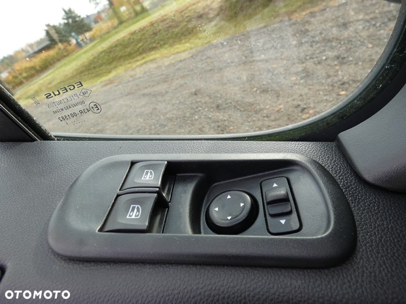 Renault Master kontener+winda 750 kg, nawigacja LED - 13