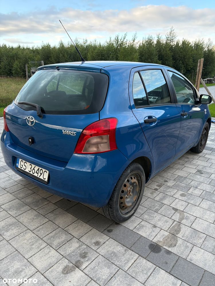 Toyota Yaris 1.0 Luna A/C - 2